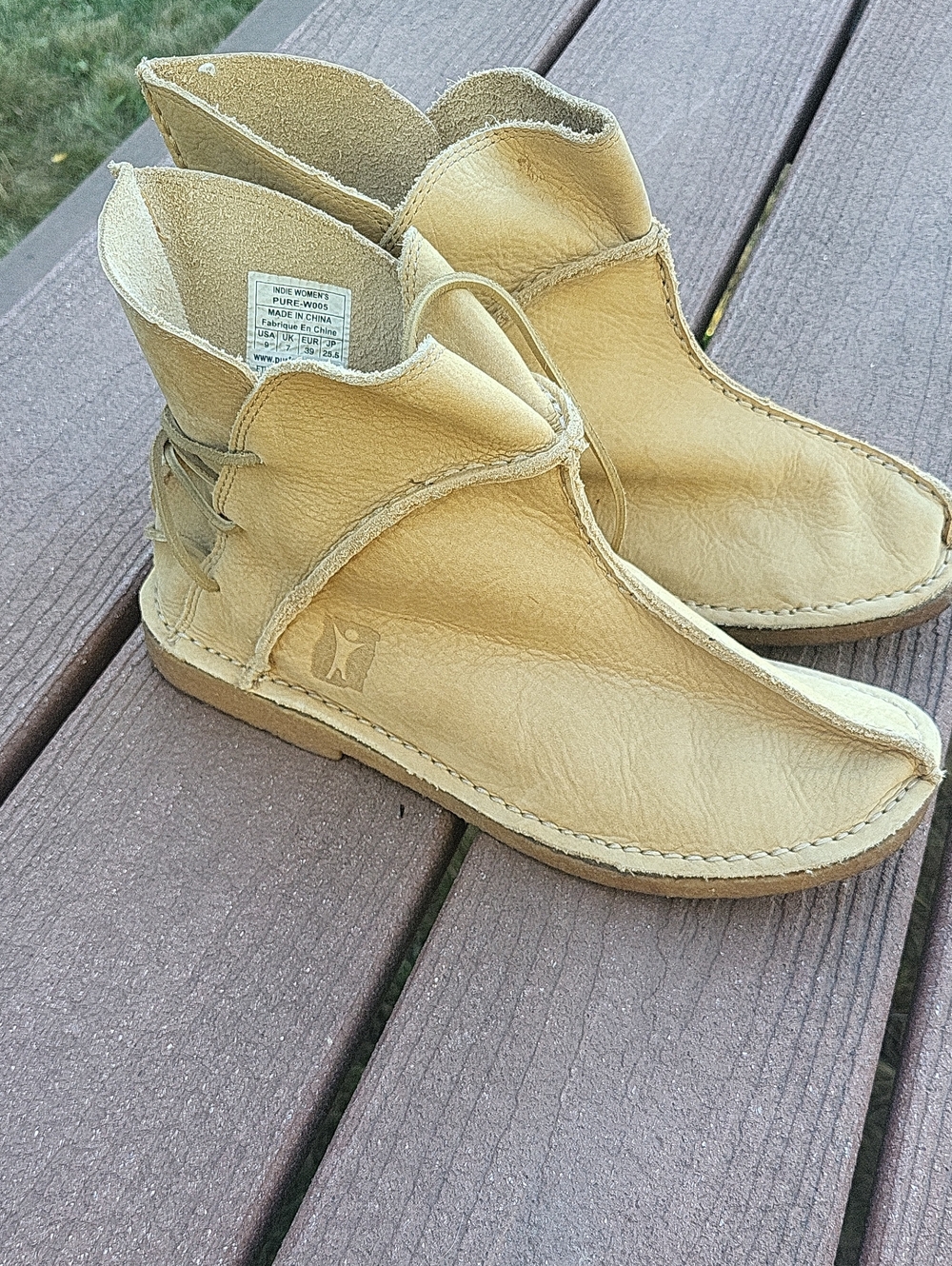 Baffin Indie Pure Women's Tan Leather Moccasin Boots
